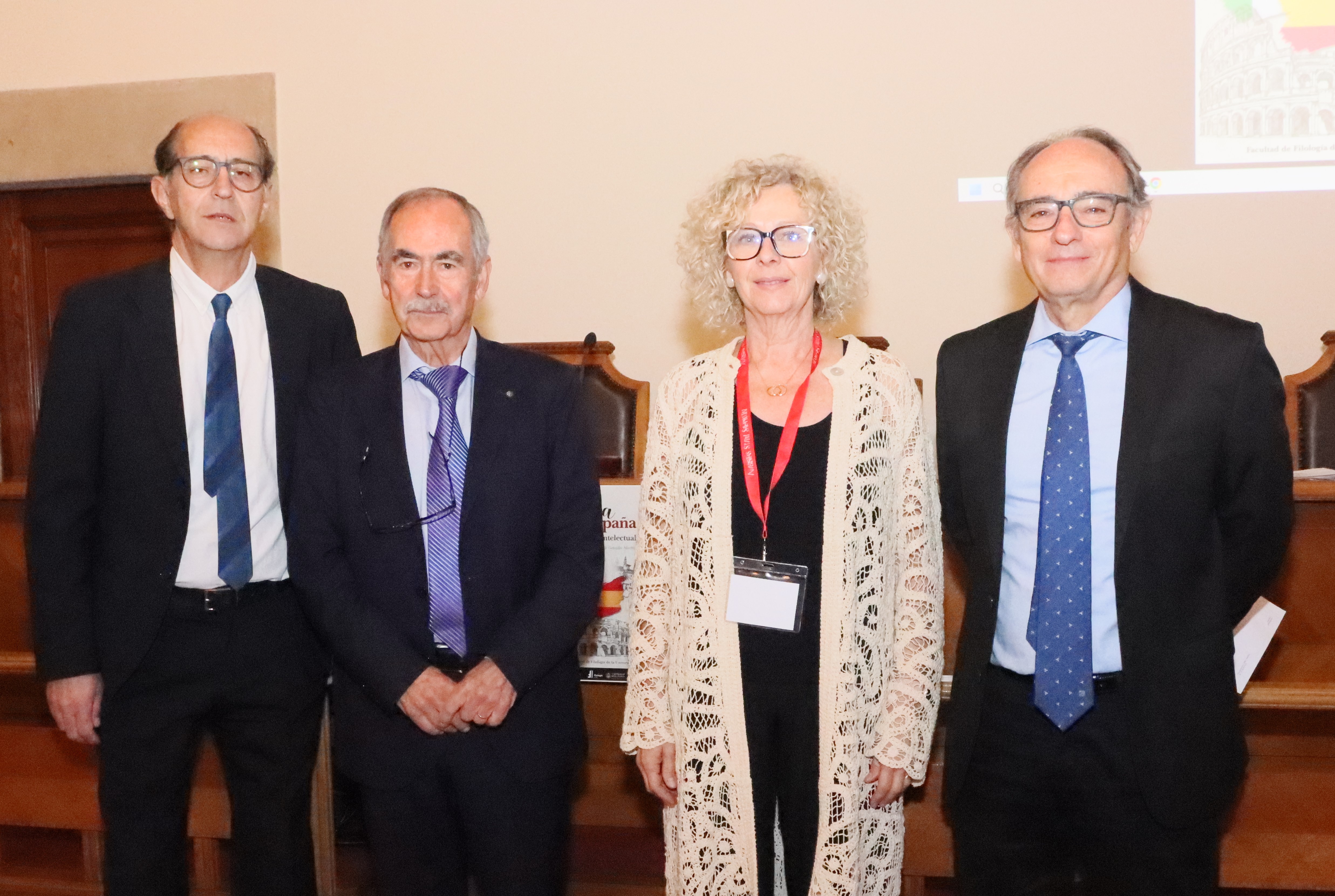 La Facultad de Filología rinde homenaje al catedrático Vicente González Martín 