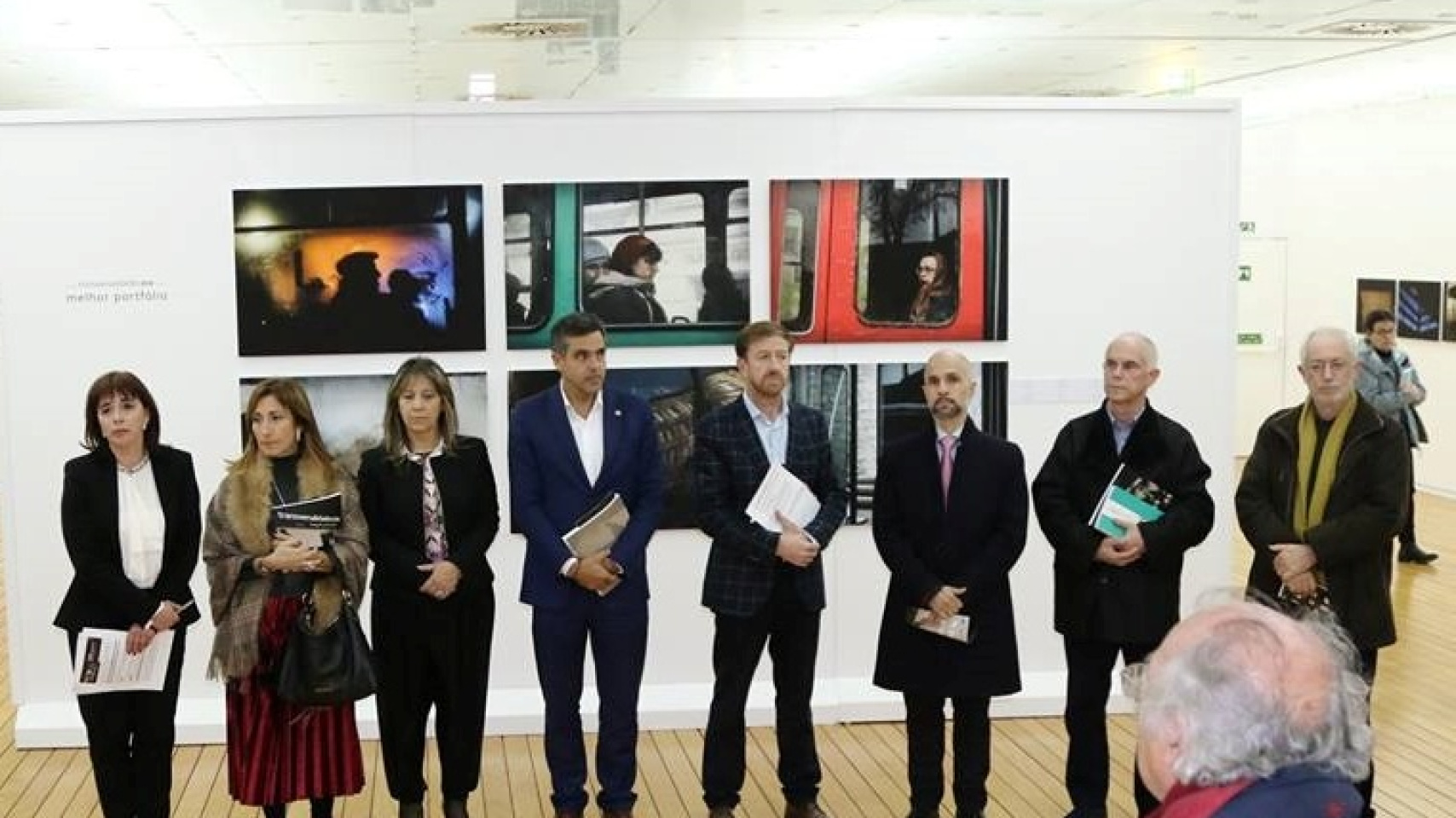 Carlos Monteiro, vicepresidente de la Cámara Municipal de Guarda; Victor Amaral, vereador de Educação, Cultura y Turismo; Javier González, vicerrector de Economía de la Universidad de Salamanca; Manuel Rosa de la Universidad de Coimbra y miembros del Centro de Estudios Ibéricos