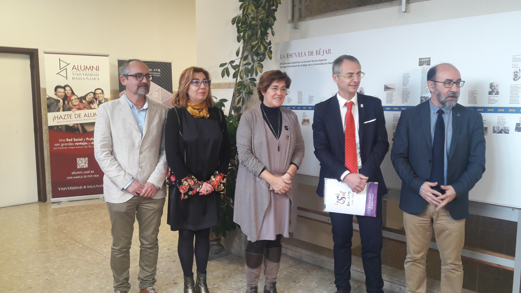La Universidad de Salamanca y el Ayuntamiento de Béjar refuerzan la colaboración cultural con una exposición sobre Unamuno y una representación teatral