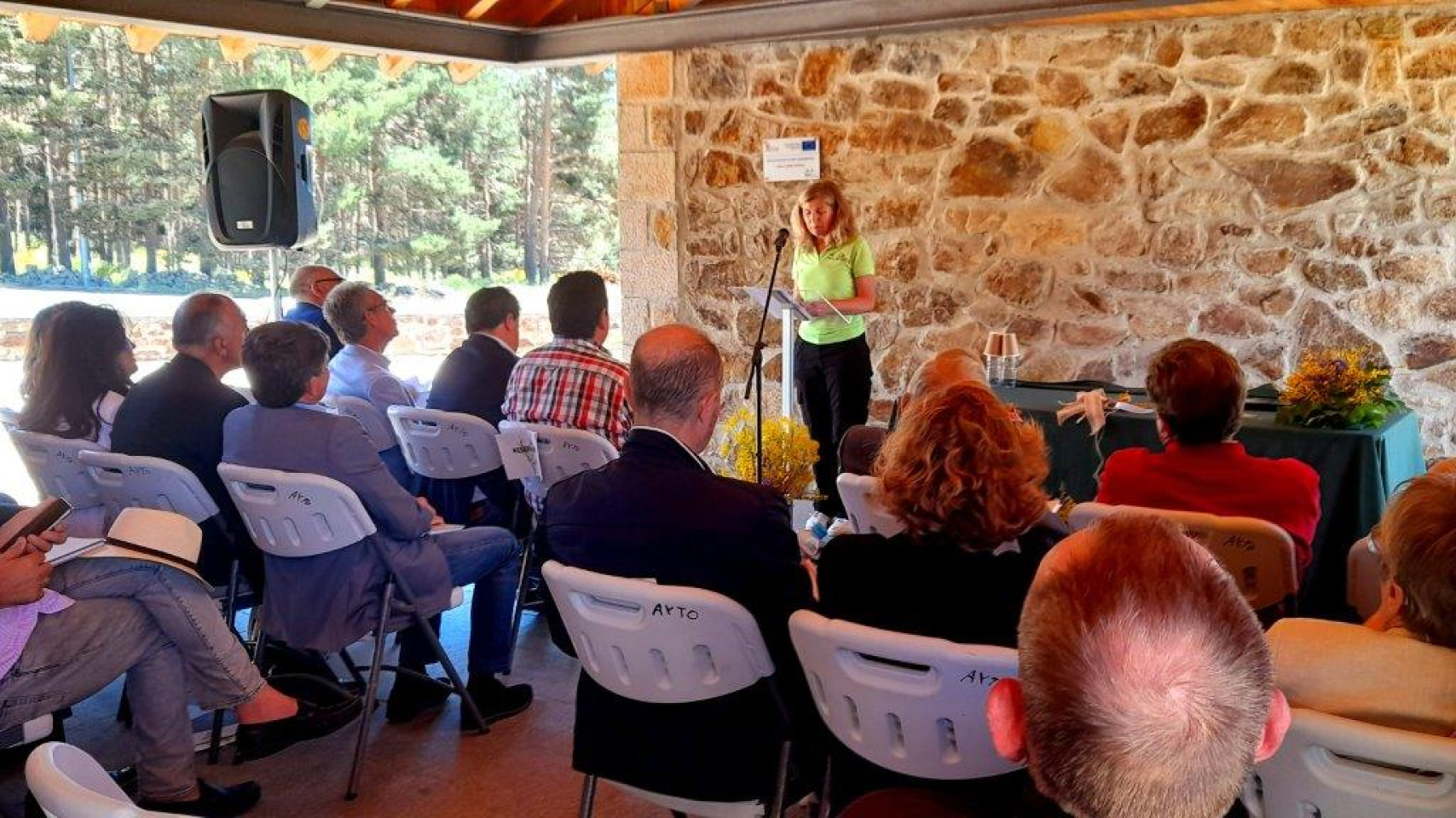 La Junta de Castilla y León y el Parque Regional de la Sierra de Gredos homenajean a Unamuno con la colocación de un monolito