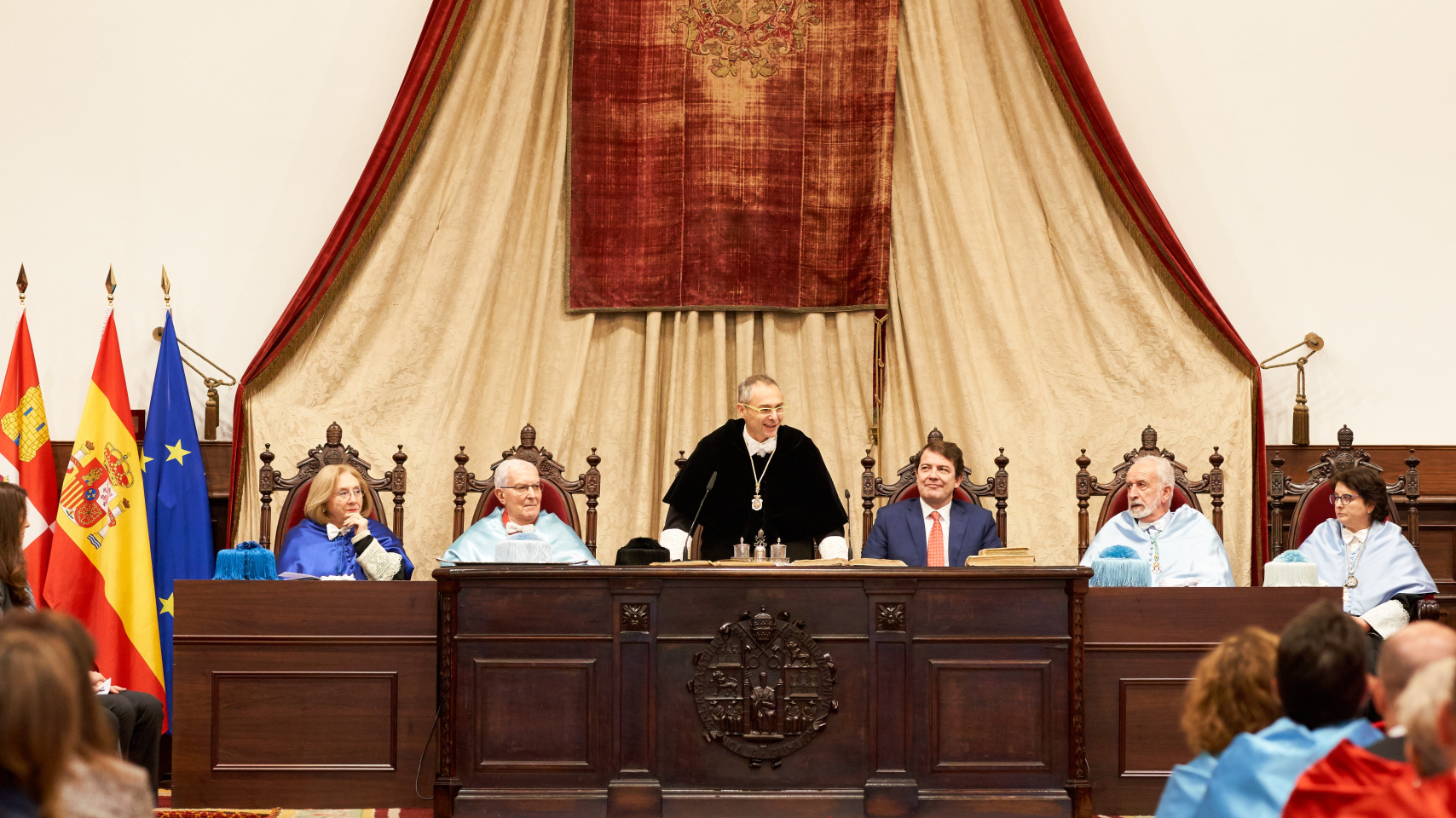 La Universidad de Salamanca inviste doctor honoris causa a Santiago Muñoz Machado, director de la RAE, por su difusión de la lengua del Derecho en cas