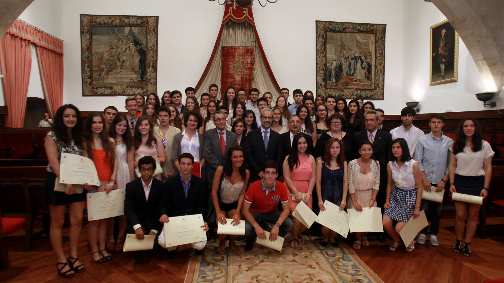 Grupo de estudiantes galardonados con los Premios Pruebas de Acceso 2014.