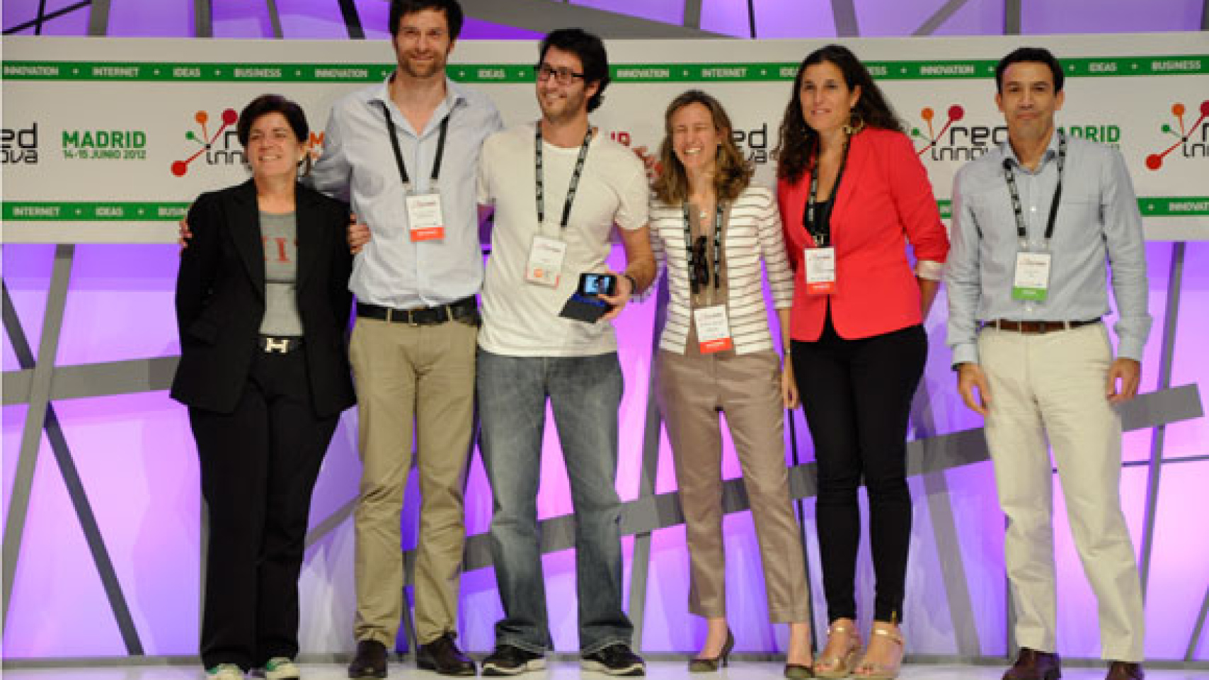 El jurado de Open Talent con los ganadores de la categoría 'Innovación y tecnología', Wideoo.