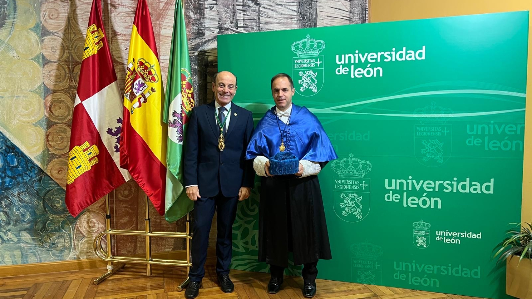 Rodrigo Morchón y Alberto Montoya en el acto de ingreso en la Academia de Ciencias Veterinarias de Castilla y León