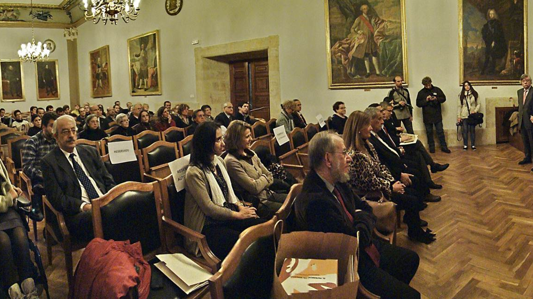 El acto de entrega de premiso tuvo lugar en el Aula Magna de la Facultad de Filología.