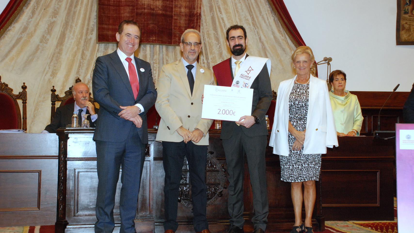 Entrega del Premio Profesor Garmendia, en la categoría de Doctorado, a Alfonso Delgado Bonal