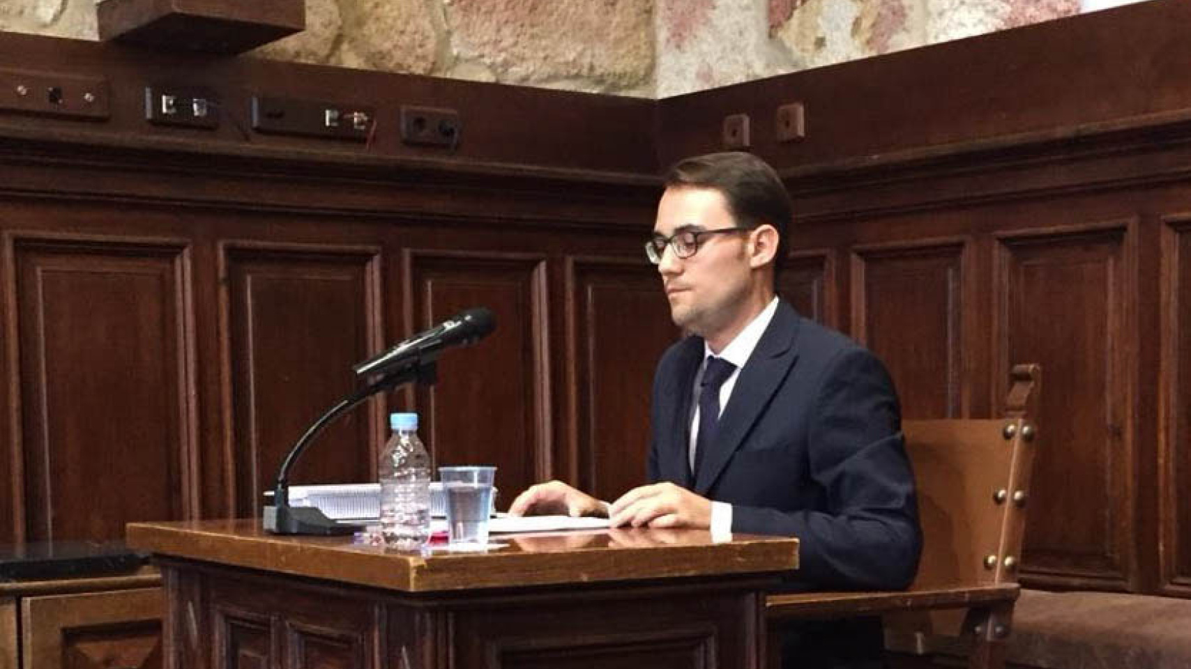 El profesor Ángel Fernández Silva durante la lectura su tesis doctoral.