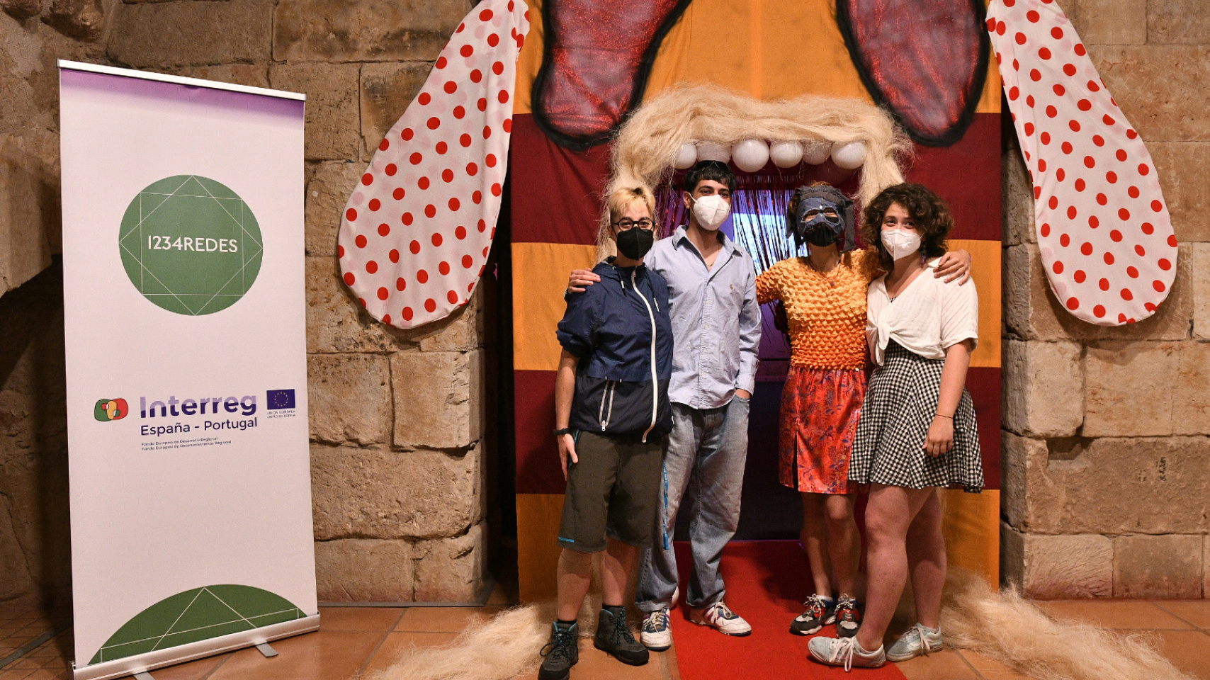 Colectivo T.E.T.A en la presentación de su exposición MONSTRUAR