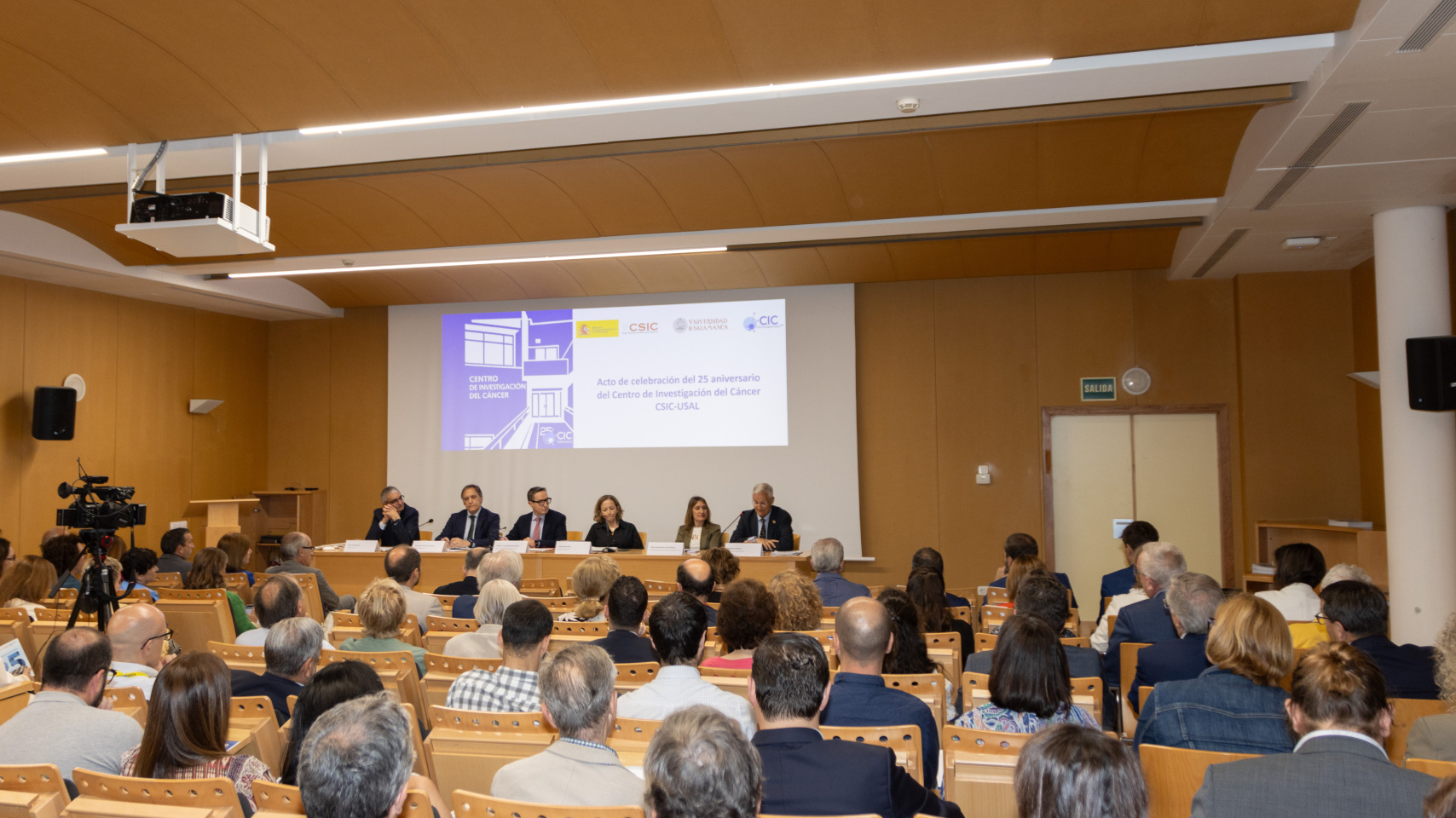 Público en el acto del 25º aniversario del CIC