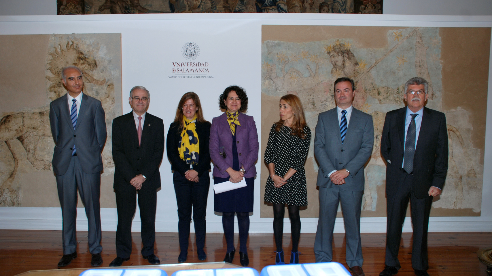Autoridades presentes en la entrega de premios.