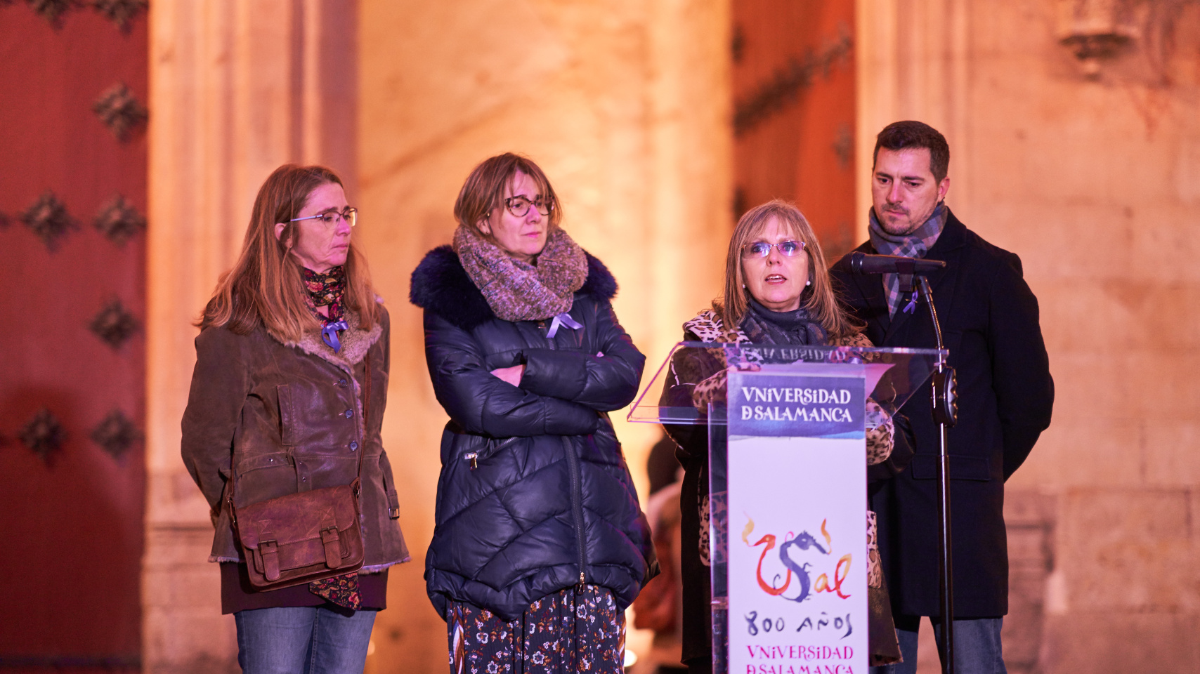 La Unidad de Igualdad ilumina la Fachada Rica de las Escuelas Mayores por el Día Internacional de la Mujer