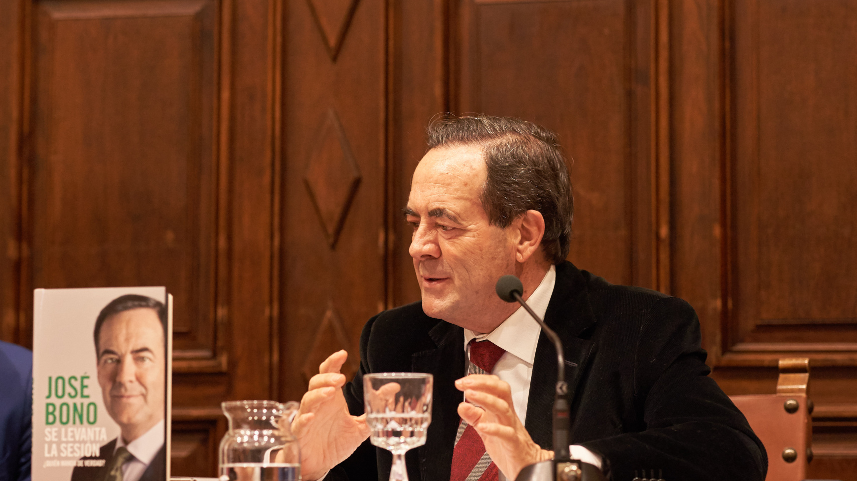 El expresidente del Congreso y exministro socialista José Bono cuenta la trastienda del poder en su libro ‘Se levanta la sesión’
