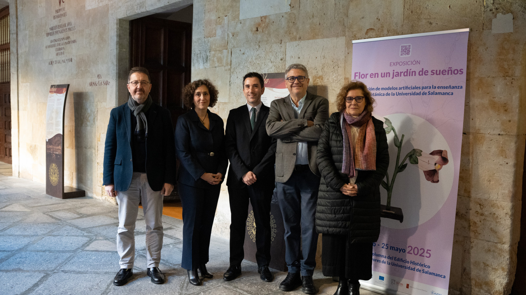 Inauguración de la muestra "Flor en un jardín de sueños". De izq. a dcha.: Óscar Lilao Franca, Carmen López, Federico  Bueno de Mata, Francisco Javier Frutos, Margarita Becedas.