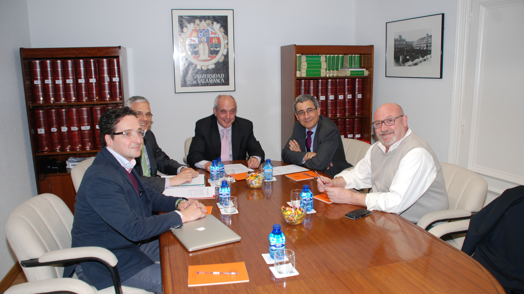 El encuentro se celebró en la Sala de Juntas del Consejo Social