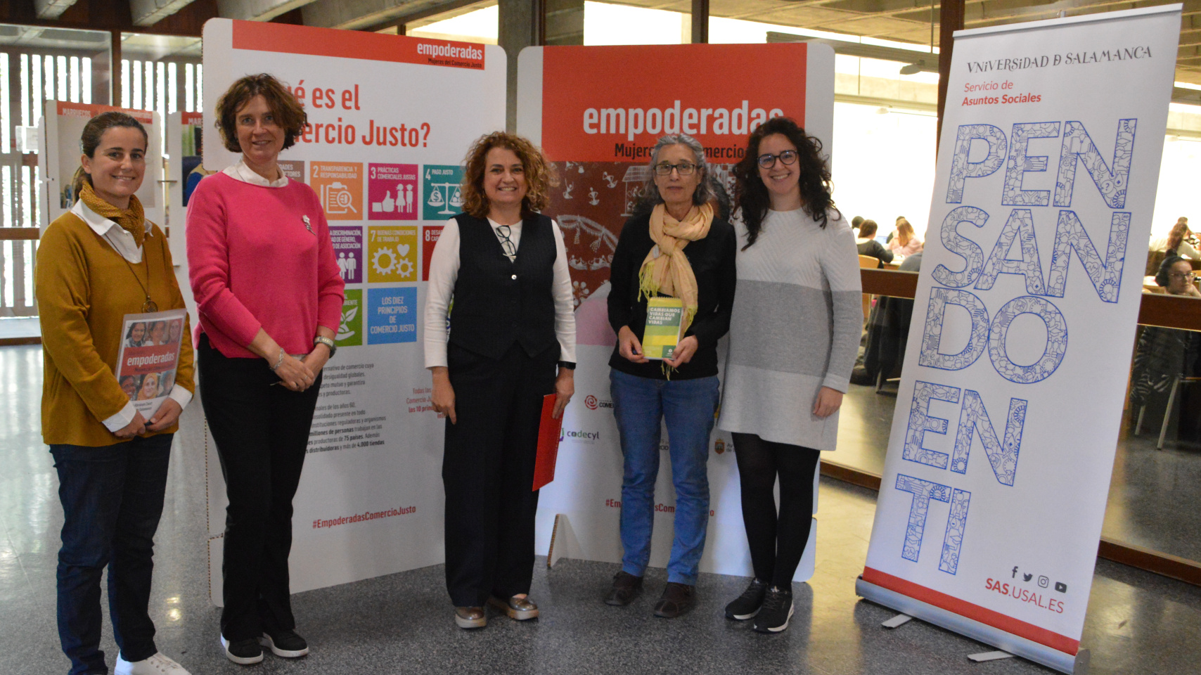 Inauguración exposición "Empoderadas. Mujeres del Comercio Justo"