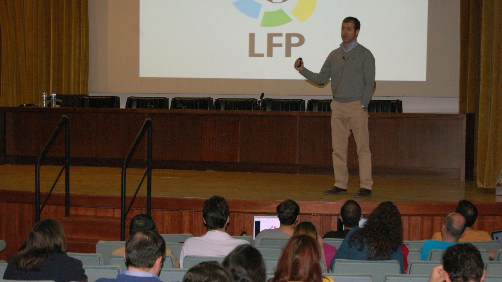 Las sesiones se celebran en la Facultad de Ciencias