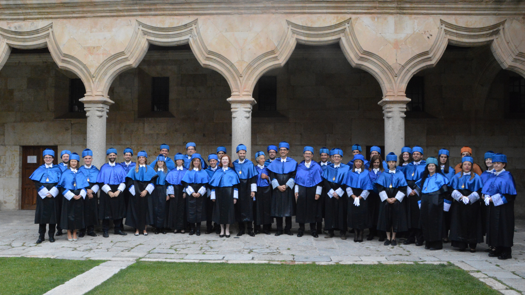 La Universidad de Salamanca se vuelca con la poesía y la física con la concesión de sendos honoris causa a Antonio Colinas y Margaret Murnane