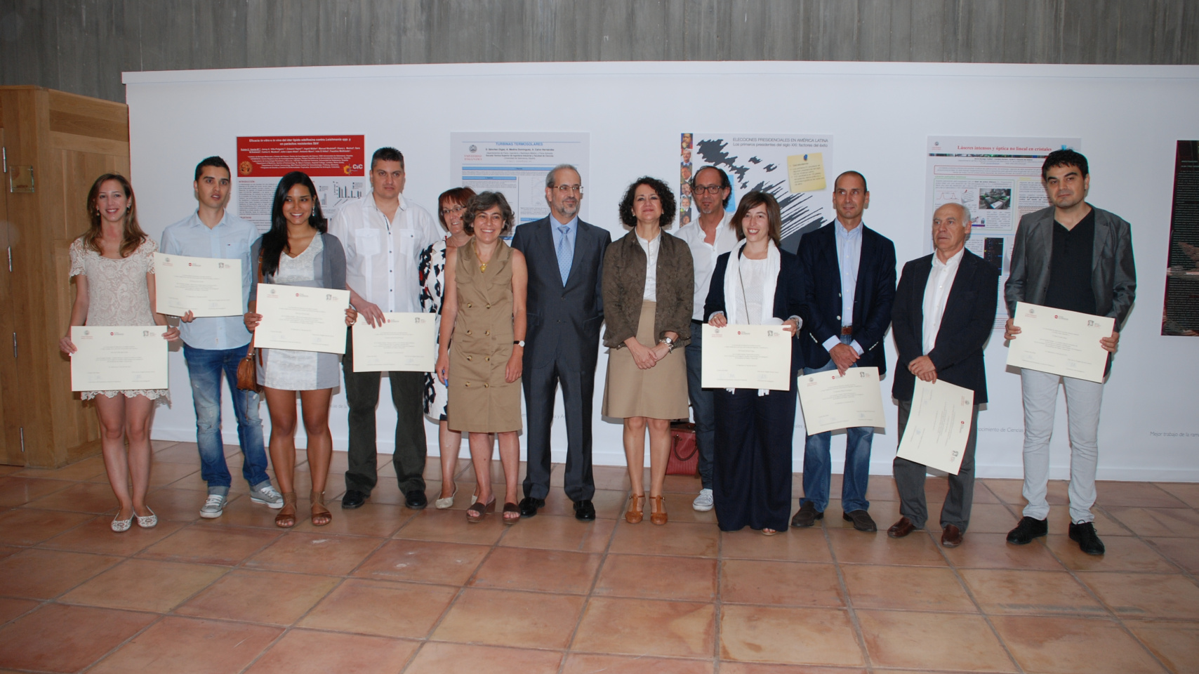 Foto de familia con los premiados en esta primera edición