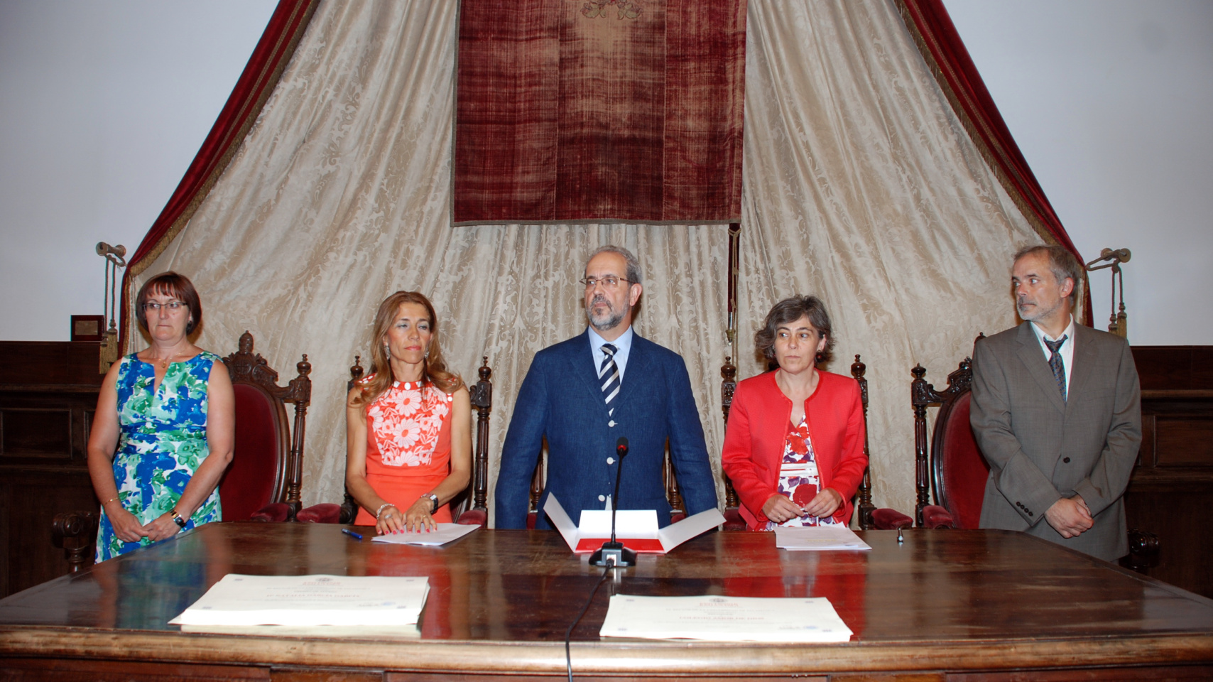 Mª Luisa Martín Calvo , vicerrectora de Docencia; Manuela Rosellón, directora provincial de Educación; Daniel Hernández Ruipérez, rector de la Universidad de Salamanca; y Cristina Pita, vicerrectora de Estudiantes e Inserción Profesional.
