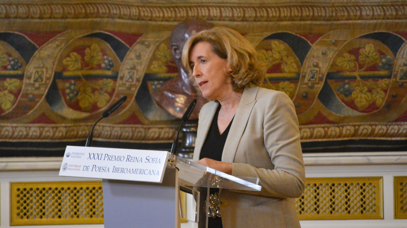 Olvido García Valdés recibe “conmovida y honrada” el XXXI Premio Reina Sofía de Poesía Iberoamericana