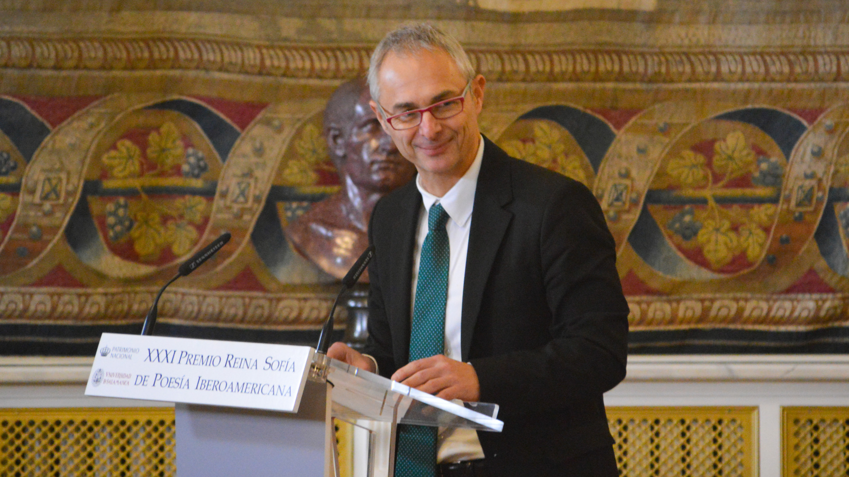 Olvido García Valdés recibe “conmovida y honrada” el XXXI Premio Reina Sofía de Poesía Iberoamericana