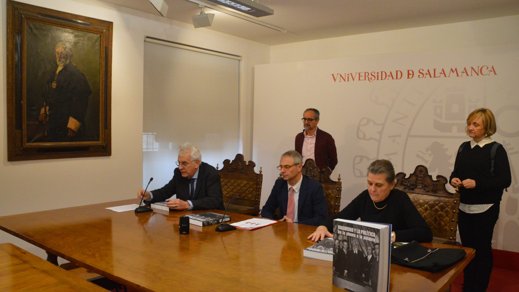 La Universidad de Salamanca reúne en el libro seis décadas del pensamiento político de Unamuno