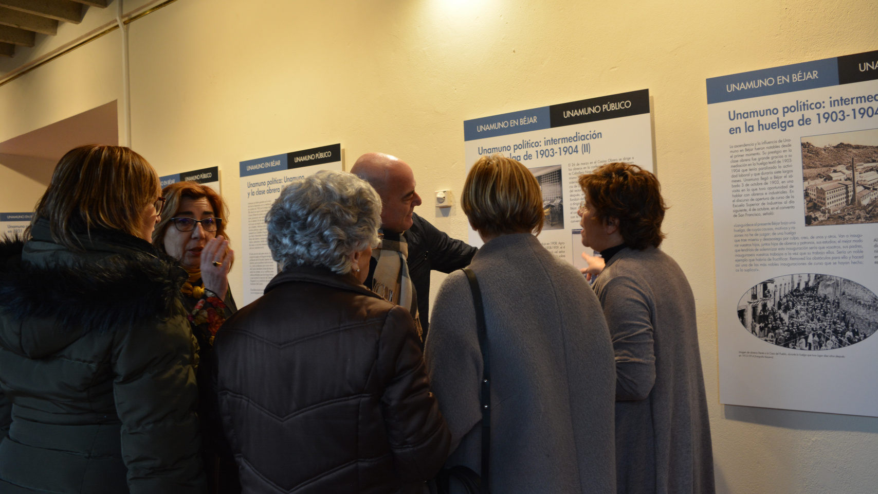 La Universidad de Salamanca y el Ayuntamiento de Béjar refuerzan la colaboración cultural con una exposición sobre Unamuno y una representación teatral