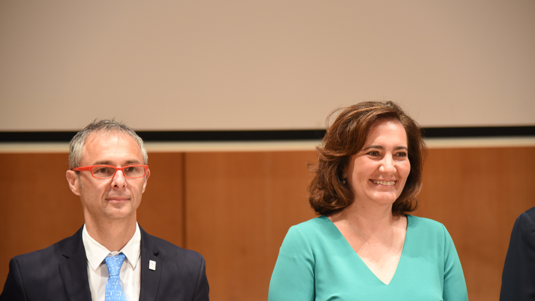 El rector de la Universidad de Salamanca, Ricardo Rivero, junto a la consejera de Cultura de la Junta de Castilla y León, María Josefa García Cirac, en los instantes previos a la inauguración