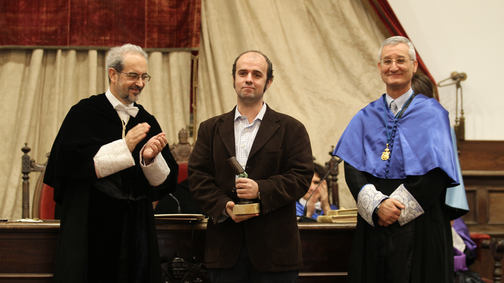 Óscar Hernández Capetillo recibe el II Premio Nacional de Investigación en Cáncer “Doctores Diz Pintado”