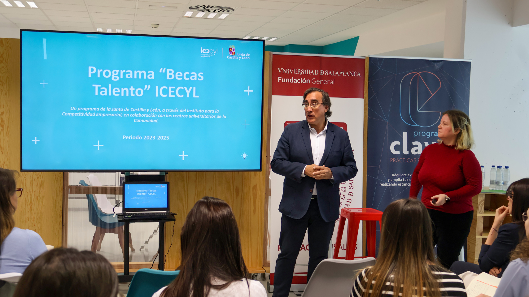 José Francisco Diego, director territorial de ICEYL y Pilar Poveda, responsable del Programa Clave de la Fundación General de la Universidad de Salamanca.