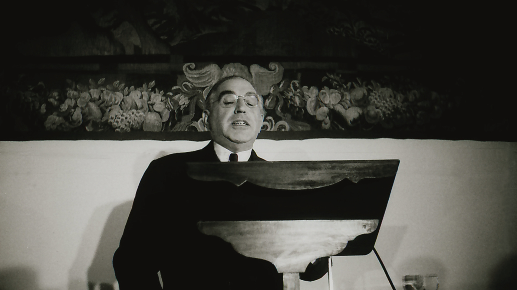 El doctor Gregorio Marañón ofreciendo la conferencia sobre "La ciencia española y su contribución al mundo actual" (10 de octubre de 1953)