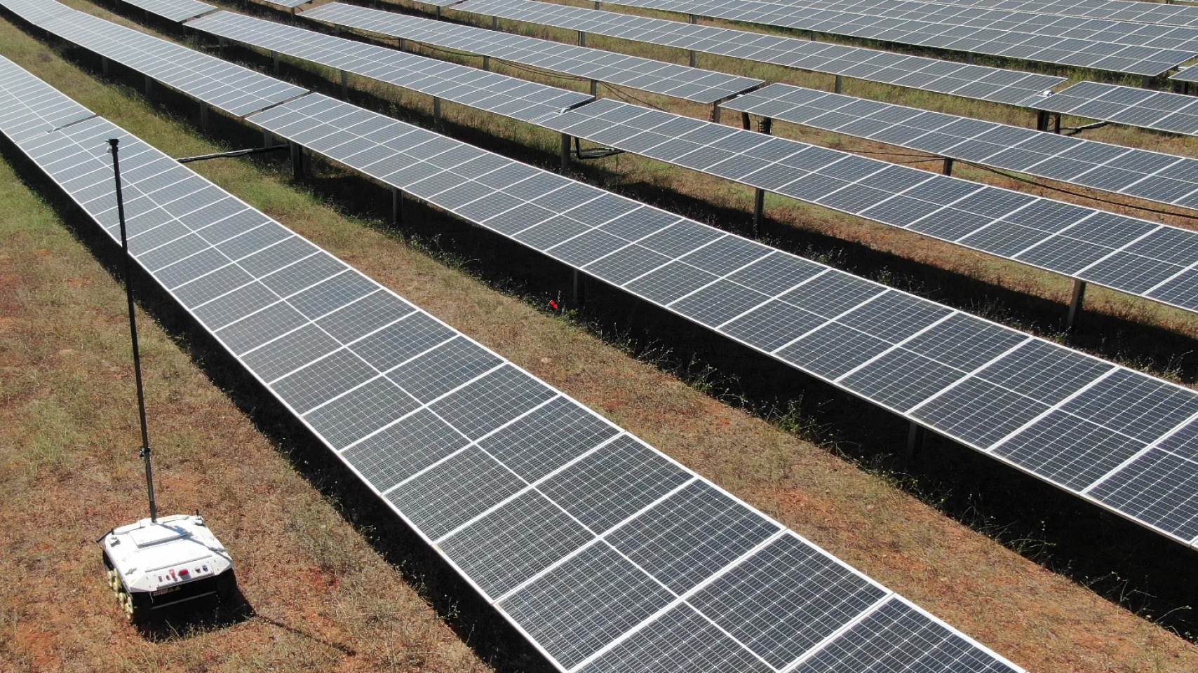 robots autónomos para la gestión sostenible de grandes plantas fotovoltaicas