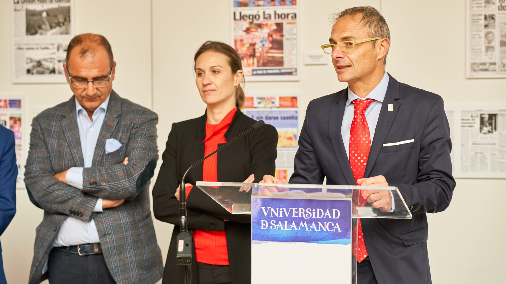El Colegio del Arzobispo Fonseca abre sus puertas a la muestra ‘SALAMARCA. Las páginas más brillantes del deporte salmantino’