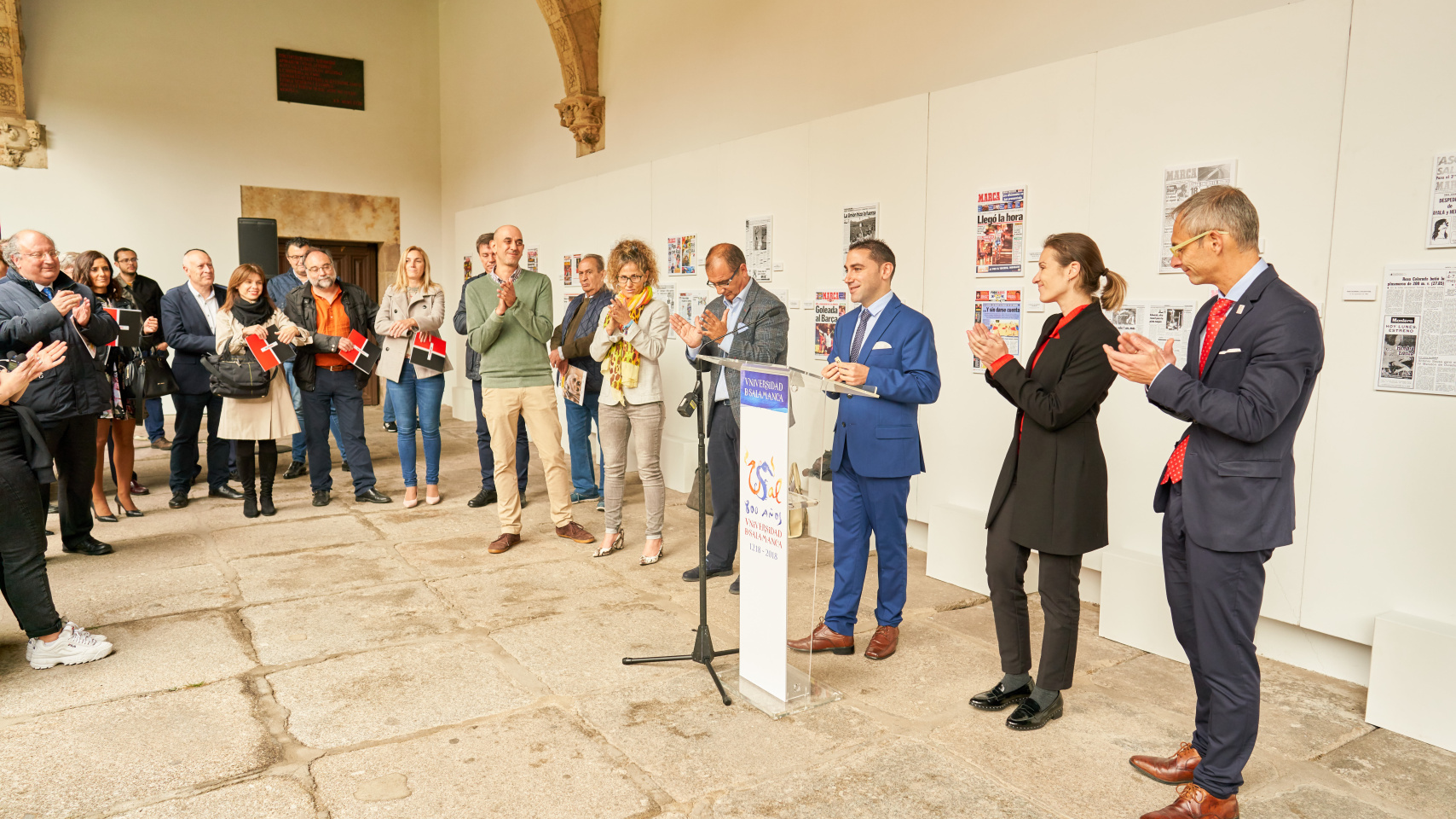 El Colegio del Arzobispo Fonseca abre sus puertas a la muestra ‘SALAMARCA. Las páginas más brillantes del deporte salmantino’