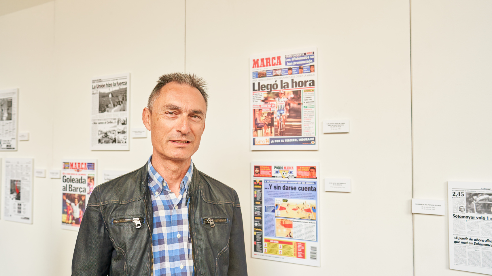 El Colegio del Arzobispo Fonseca abre sus puertas a la muestra ‘SALAMARCA. Las páginas más brillantes del deporte salmantino’