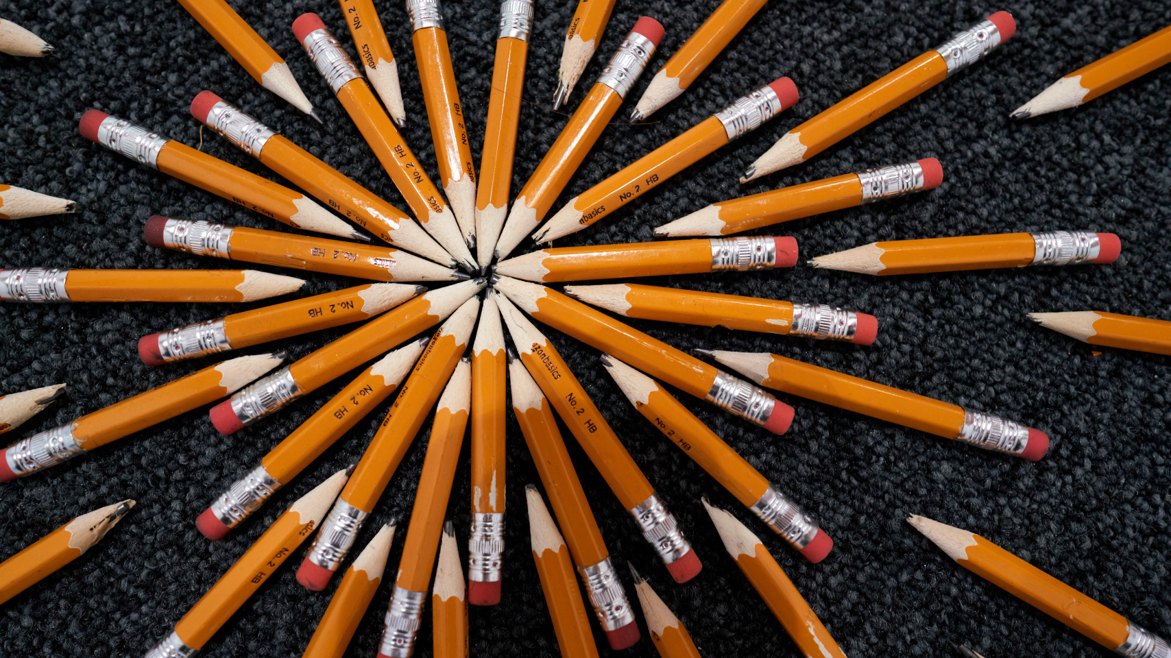 El Servicio de Actividades Culturales presenta una exposición que dialoga sobre el tiempo como dimensión