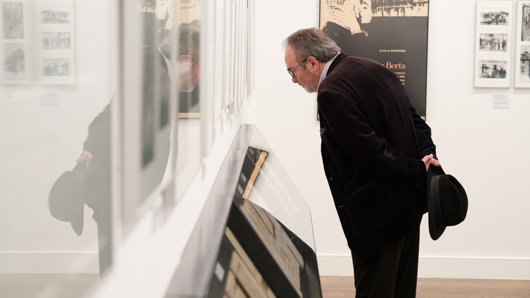 La Universidad de Salamanca revisa a través de una exposición la trayectoria vital y profesional del cineasta Basilio Martín Patino