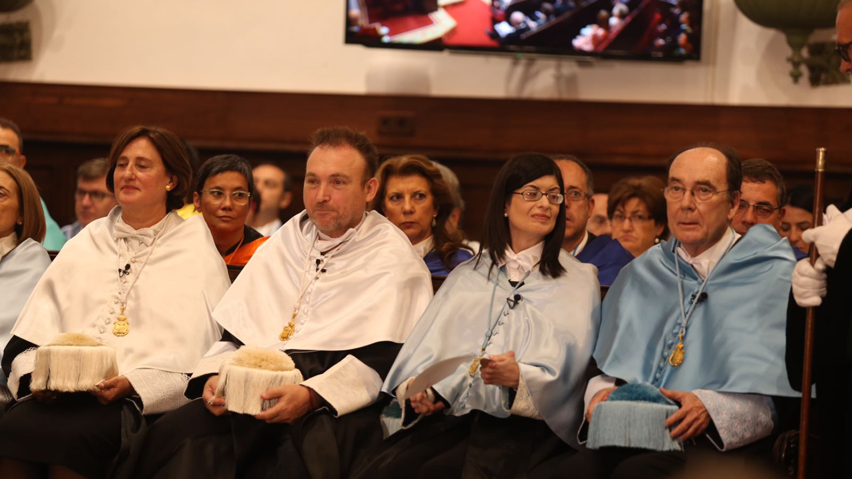 Los nuevos doctores honoris causa junto con sus madrinas