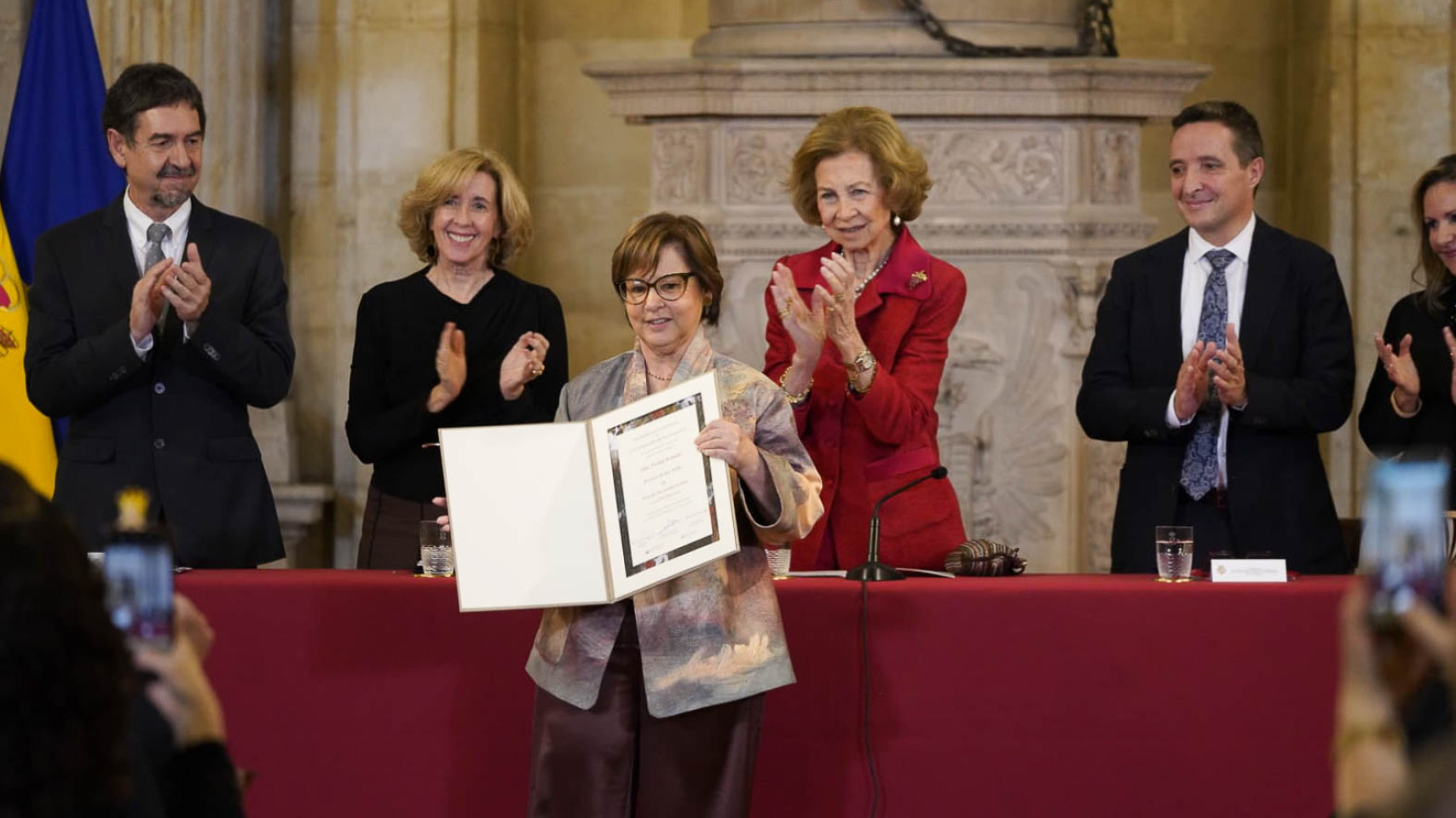 Piedad Bonnet recibe el Premio Reina Sofía de Poesía Iberoamericana