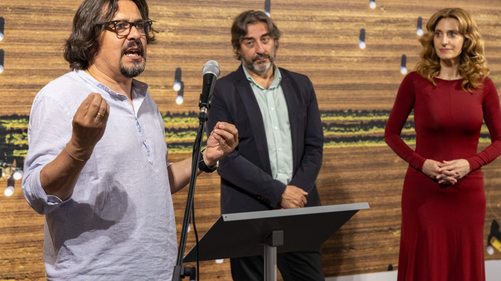 El fotoperiodista David Arranz durante la presentación de la exposición "Geometría secreta"