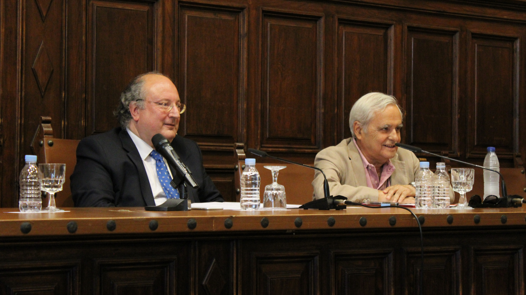 El periodista y escritor Juan Cruz ofrece la lección inaugural del curso ‘Comunicar e informar en español’