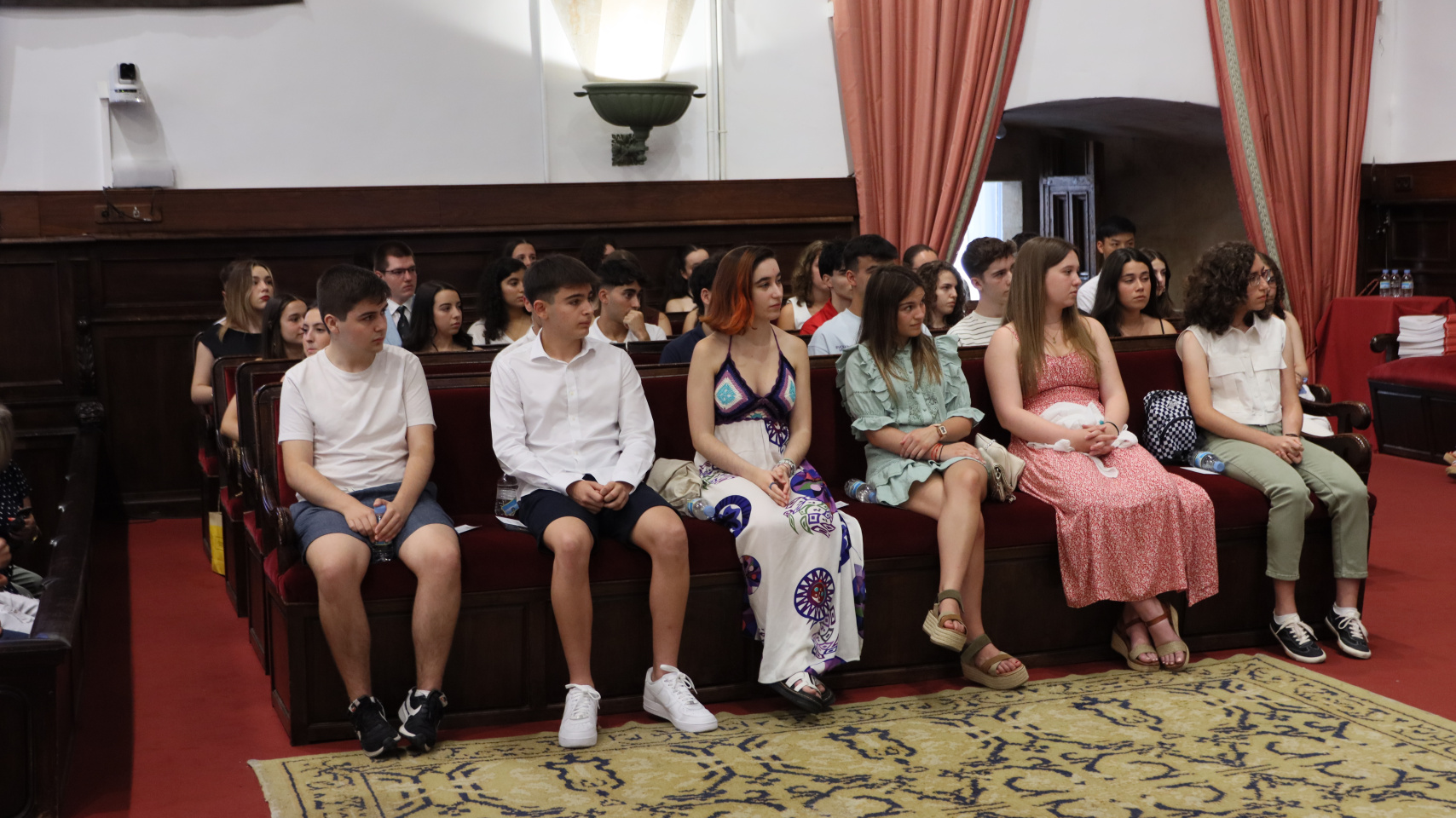 Acto de entrega de los premios a los estudiantes con mejores notas en la EBAU en el Paraninfo