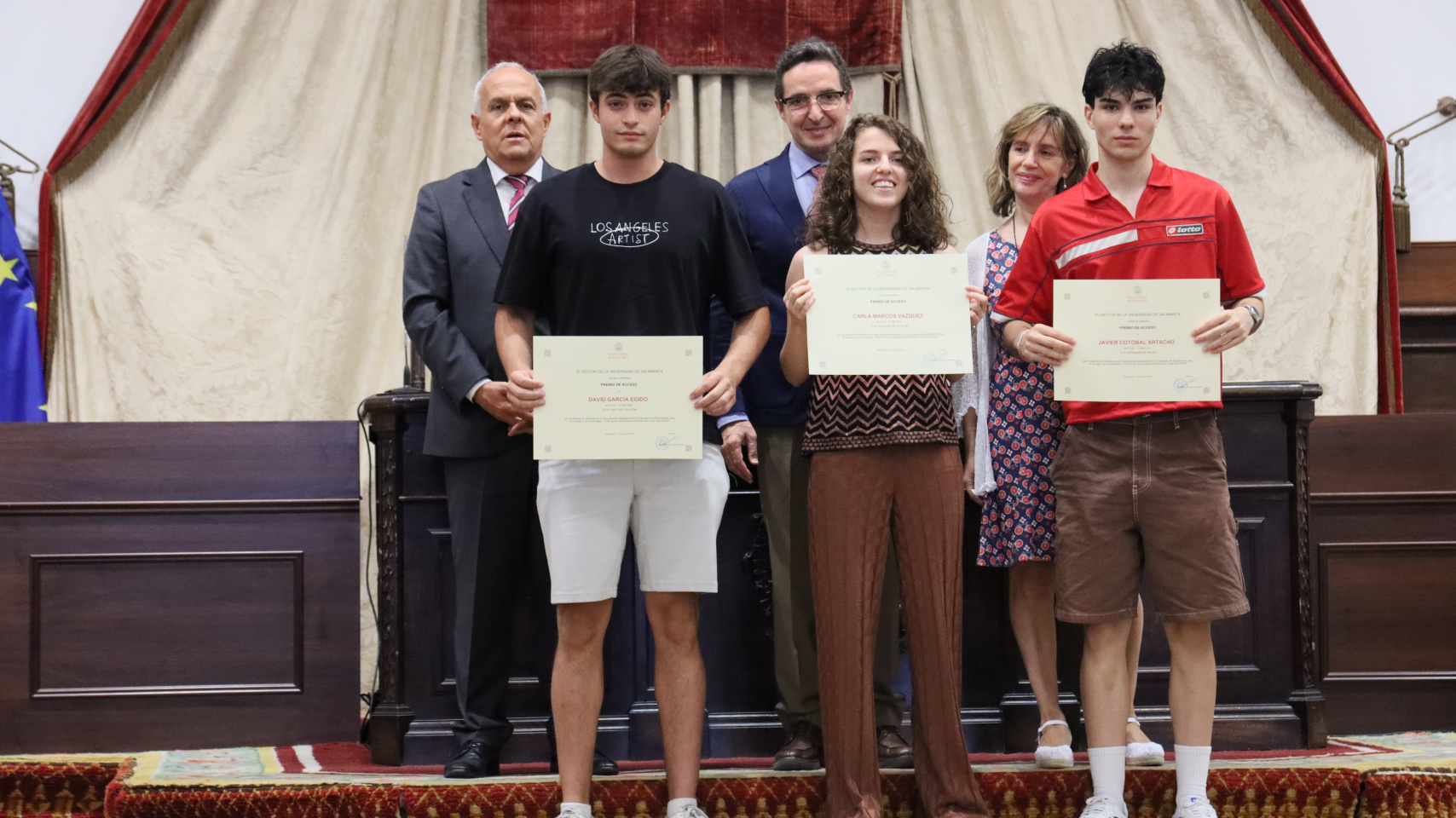 Acto de entrega de los premios a los estudiantes con mejores notas en la EBAU en el Paraninfo