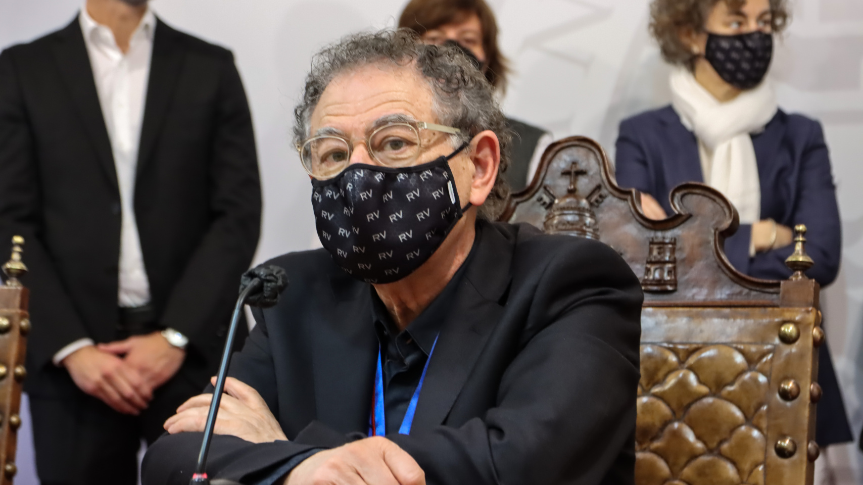 Roberto Verino durante la firma del convenio