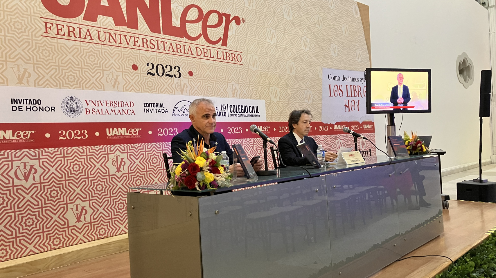 Presentación libro en la Feria Universitaria del Libro de la Universidad Autónoma de Nuevo León