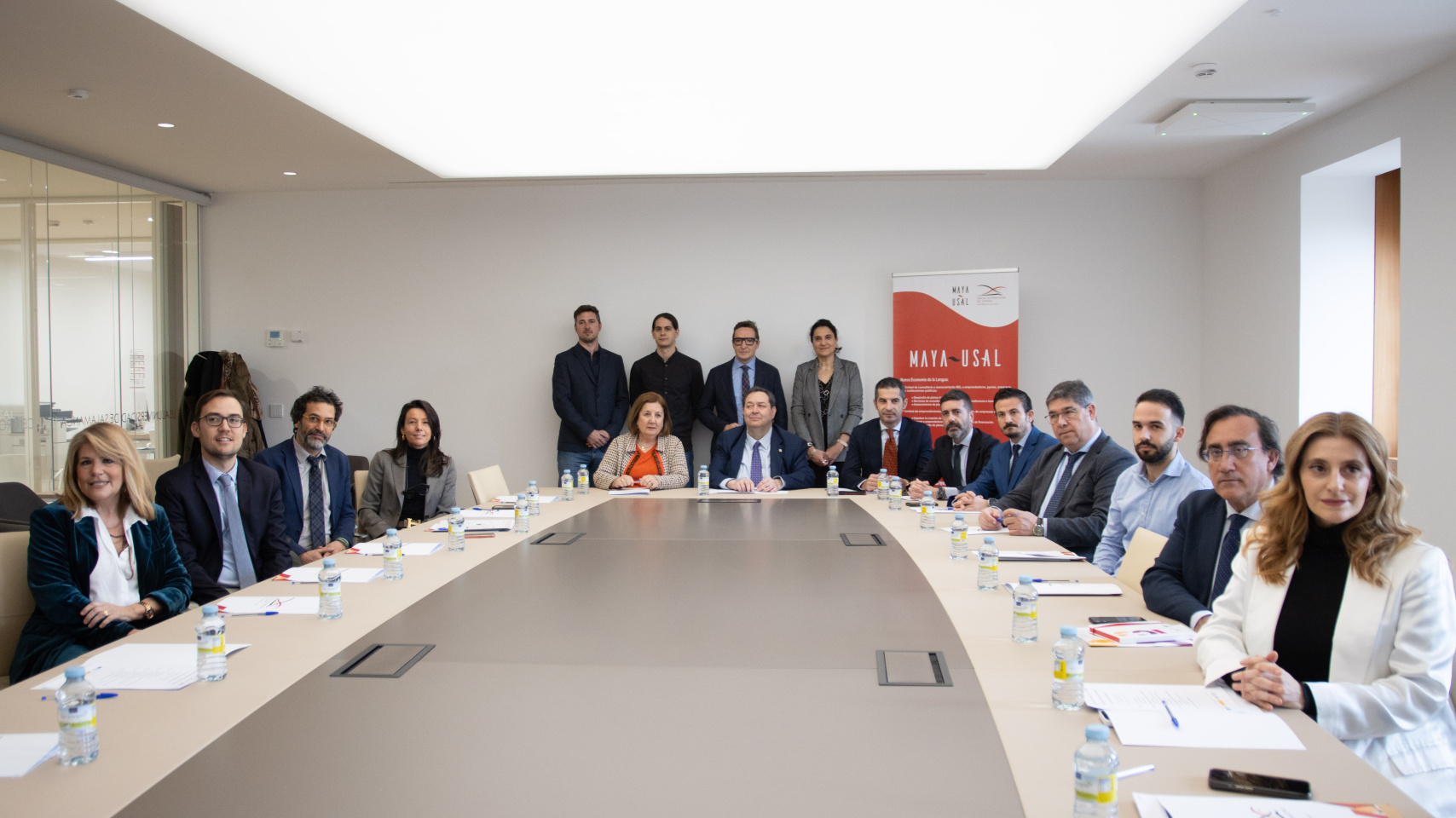 Asistentes al encuentro institucional "La nueva economía del Español" en el CIE