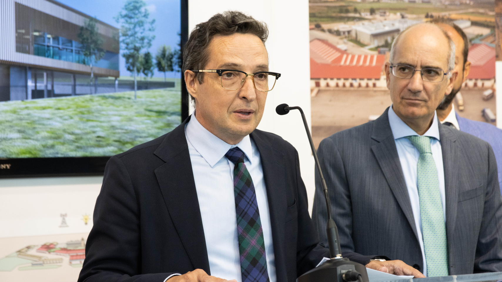 Juan Manuel Corchado, rector de la Usal y Javier Iglesias, presidente de la Diputación de Salamanca