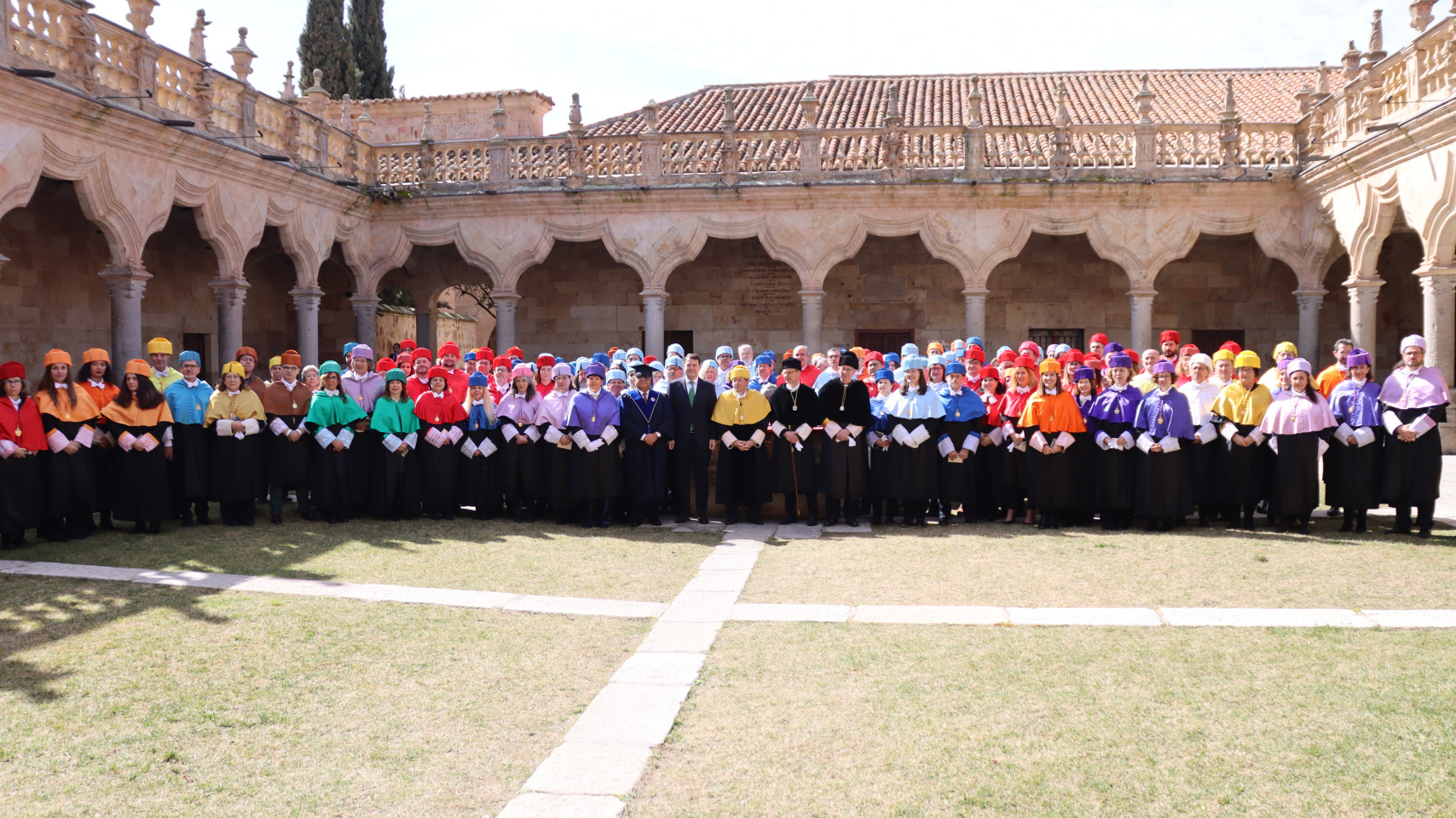 Miguel de Unamuno, rector perpetuo, regresa con honores al Claustro de la Universidad de Salamanca