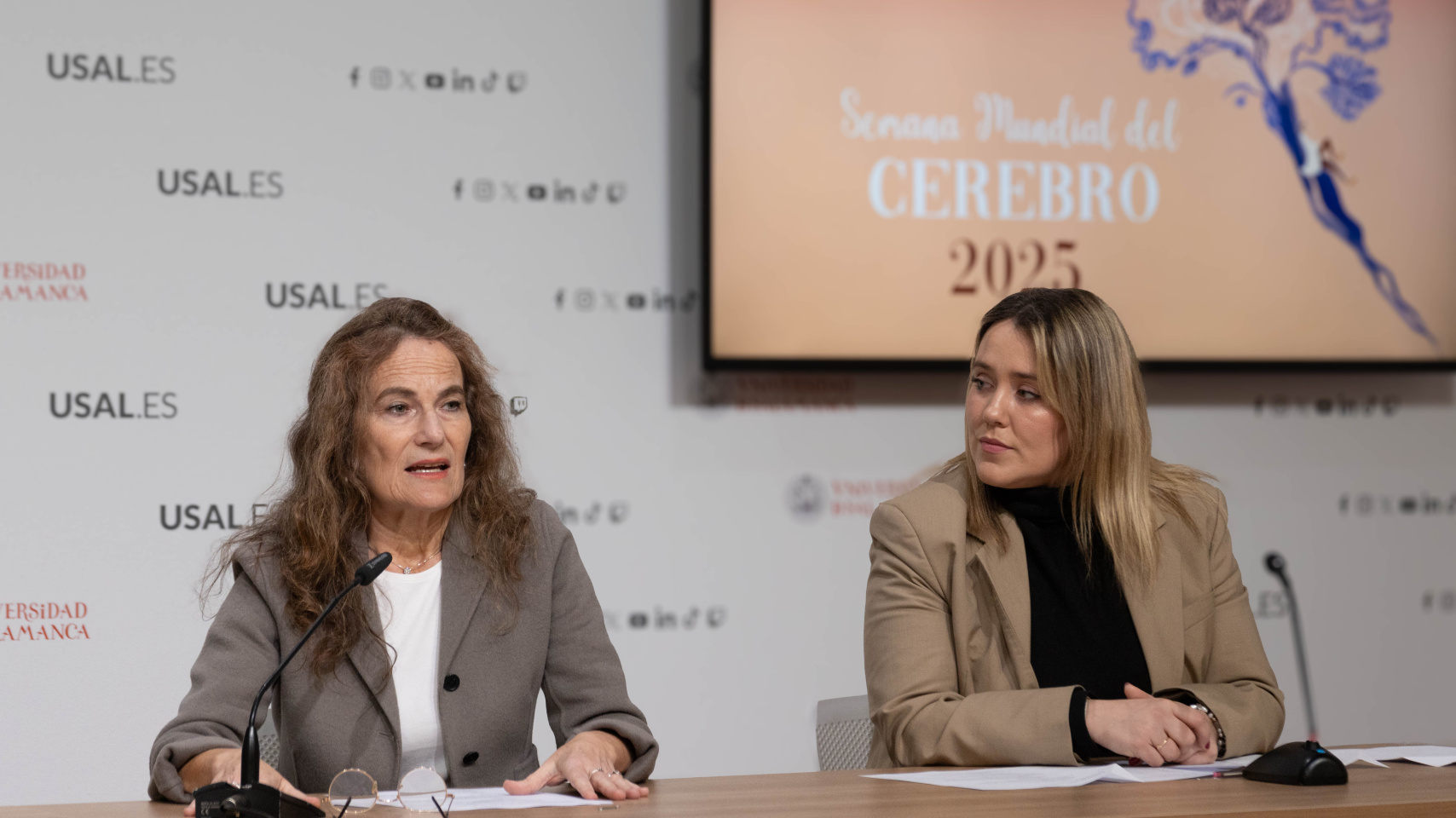 Arantxa Tabernero y Paloma G. Blázquez presentan ante los medios el programa 'Semana del Cerebro'.
