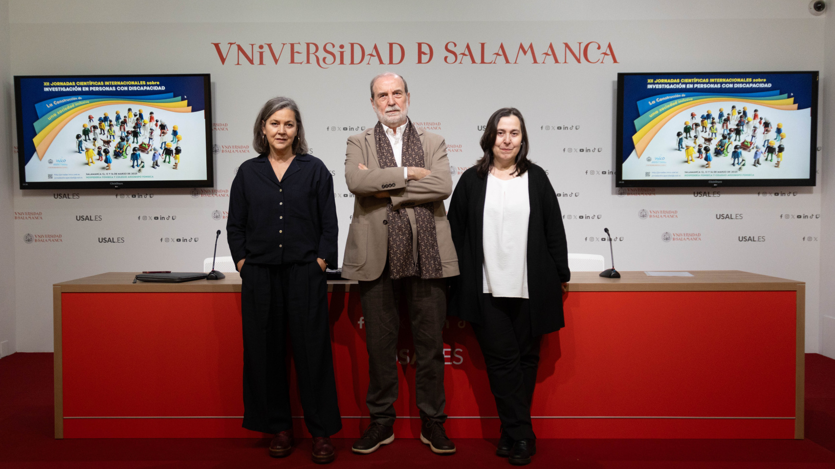 Presentación de las XII Jornadas Científicas Internacionales de Investigación sobre Discapacidad. De izq. a dcha.: Manuela Crespo, Miguel Ángel Verdugo y Teresa Nieto.